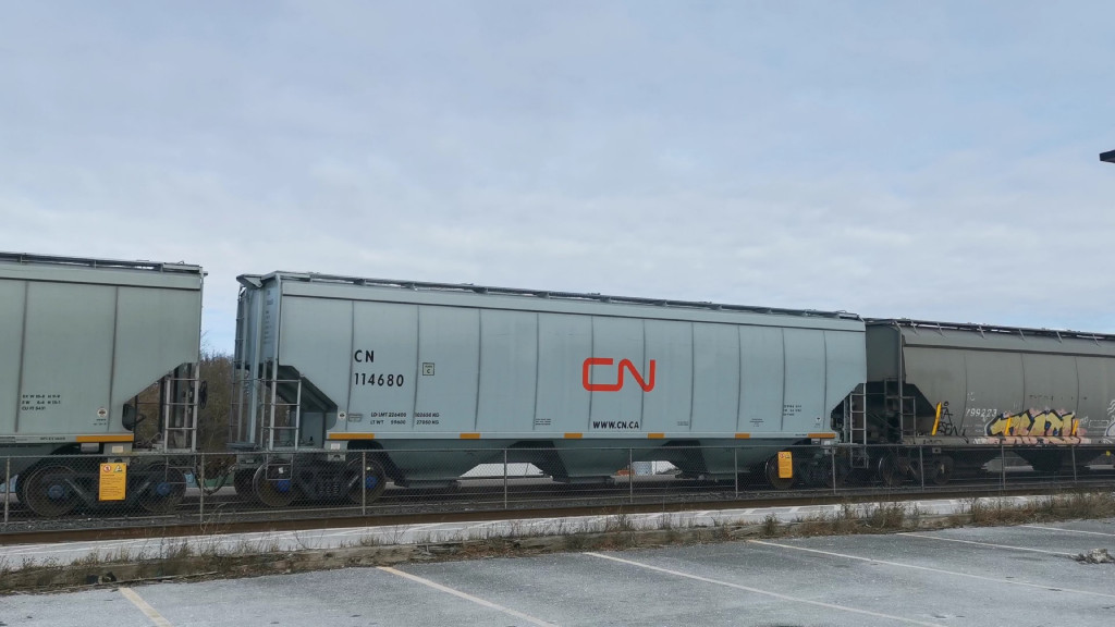 CN 114680